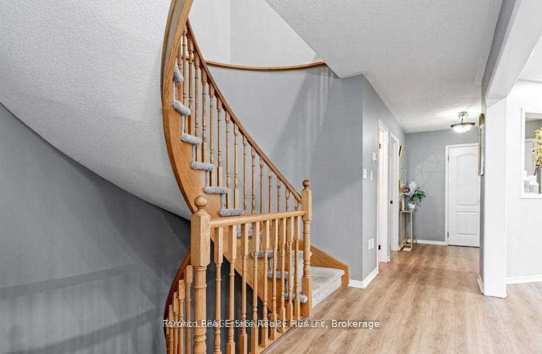 18 Preston Avenue photo 11