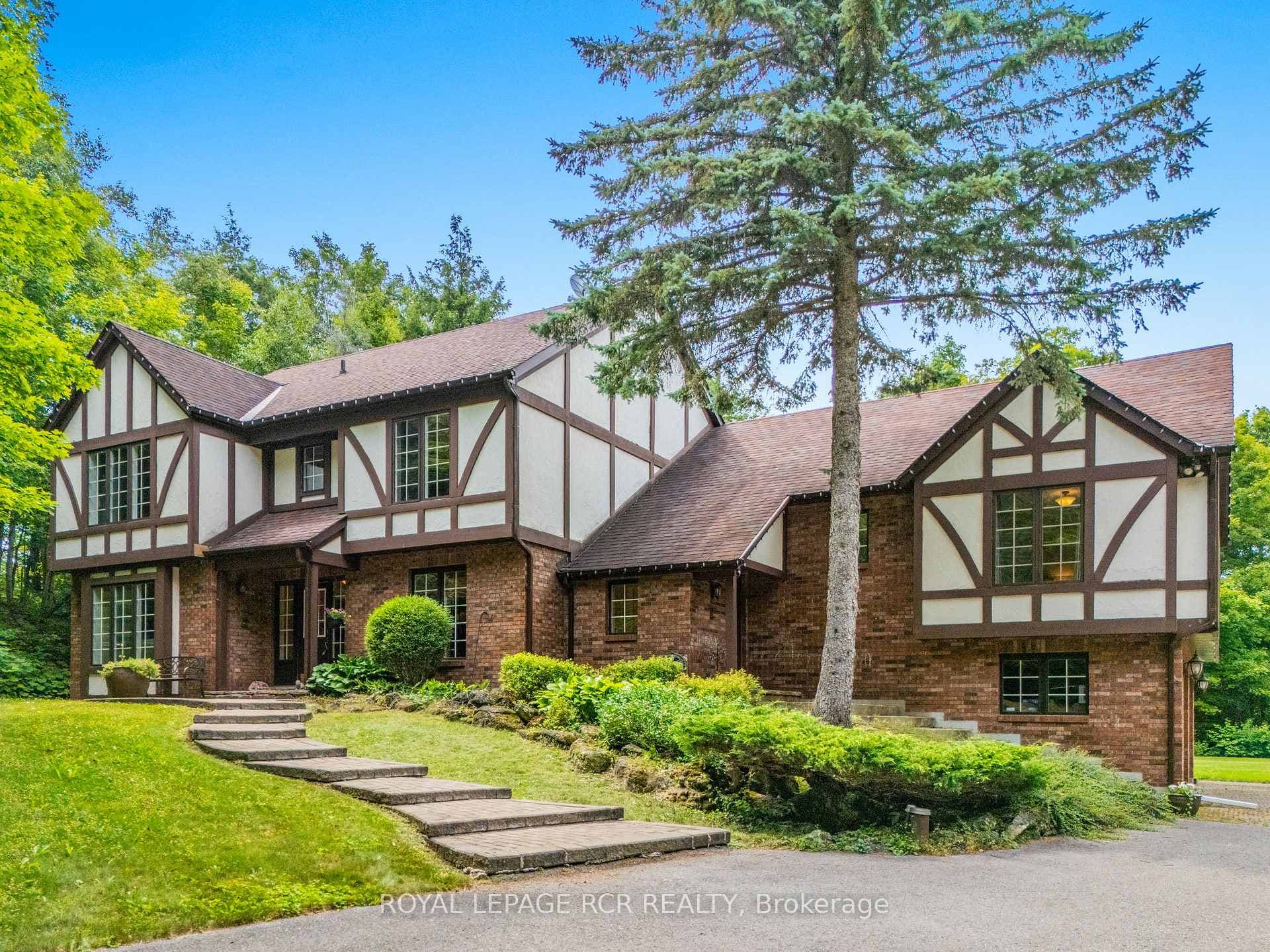 832 Boston Mills Road photo 1