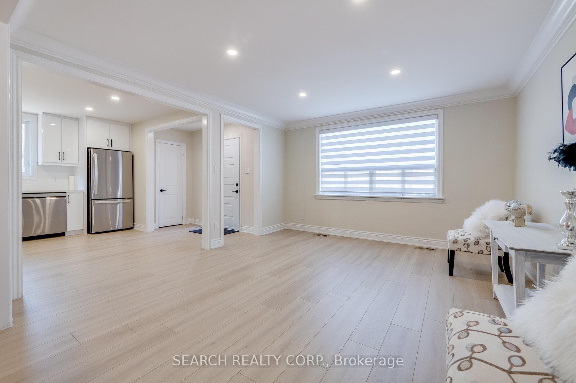 324 Morrish Road photo 7