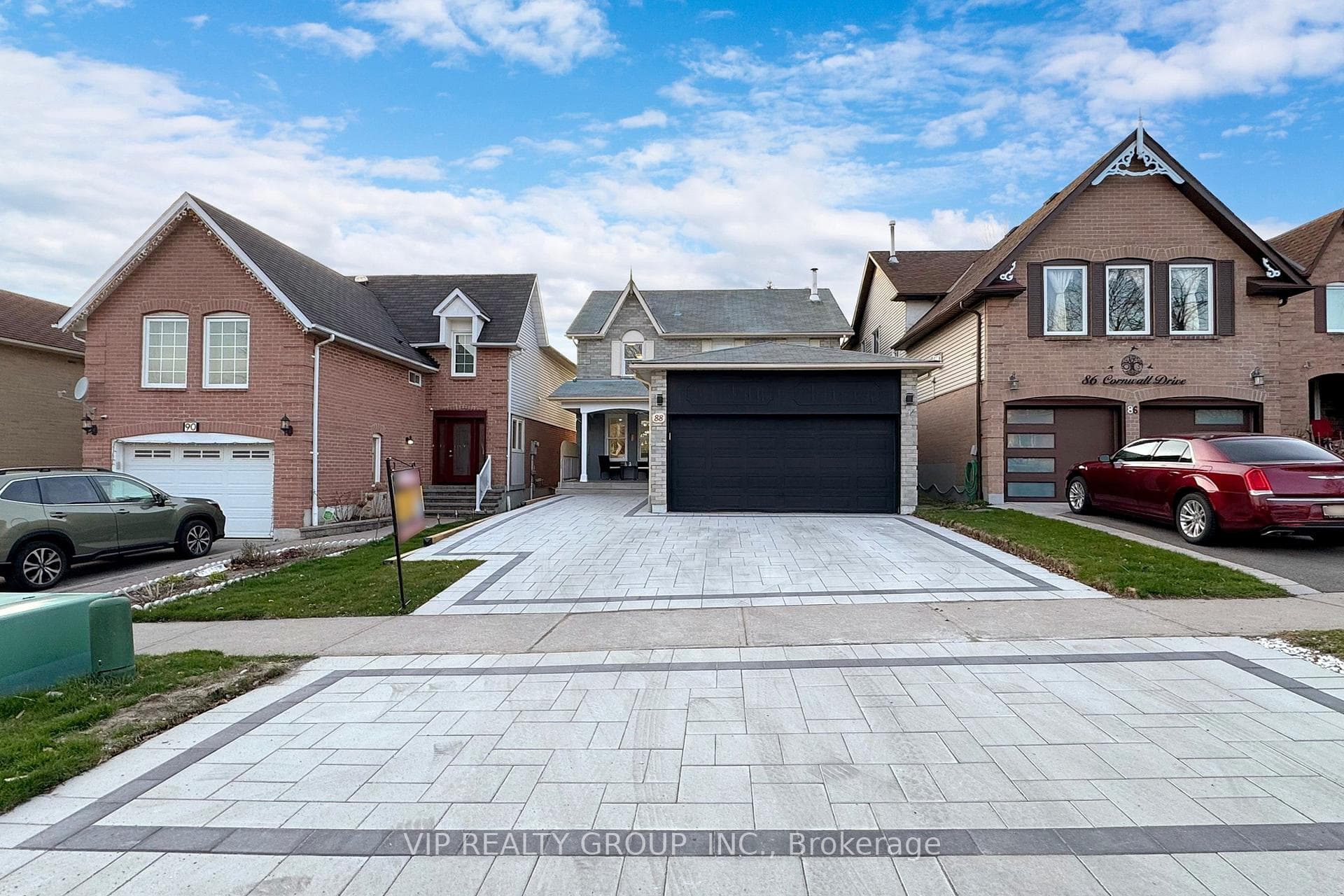 88 Cornwall Drive photo 2