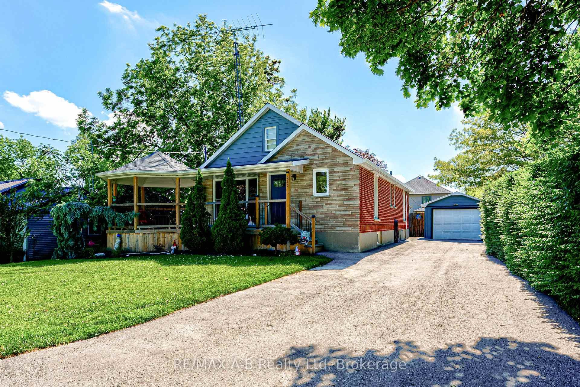 243 King Street photo 2
