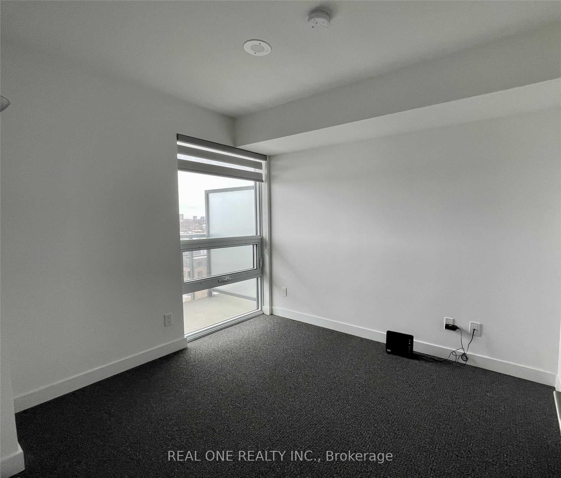 120 Varna Drive Unit 914 photo 5