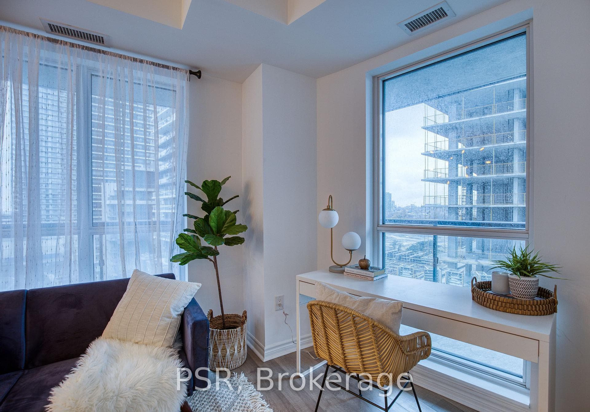 39 Annie Craig Drive Unit 905 photo 9
