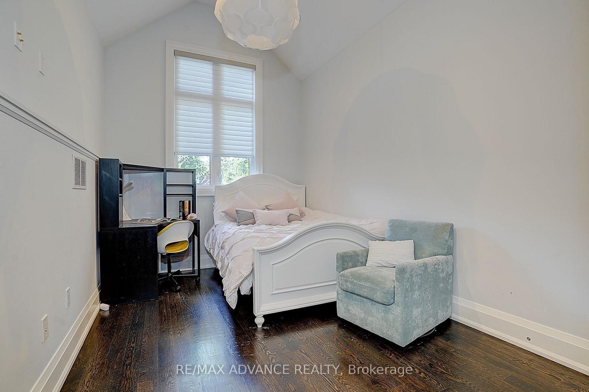 218 Cameron Avenue photo 26