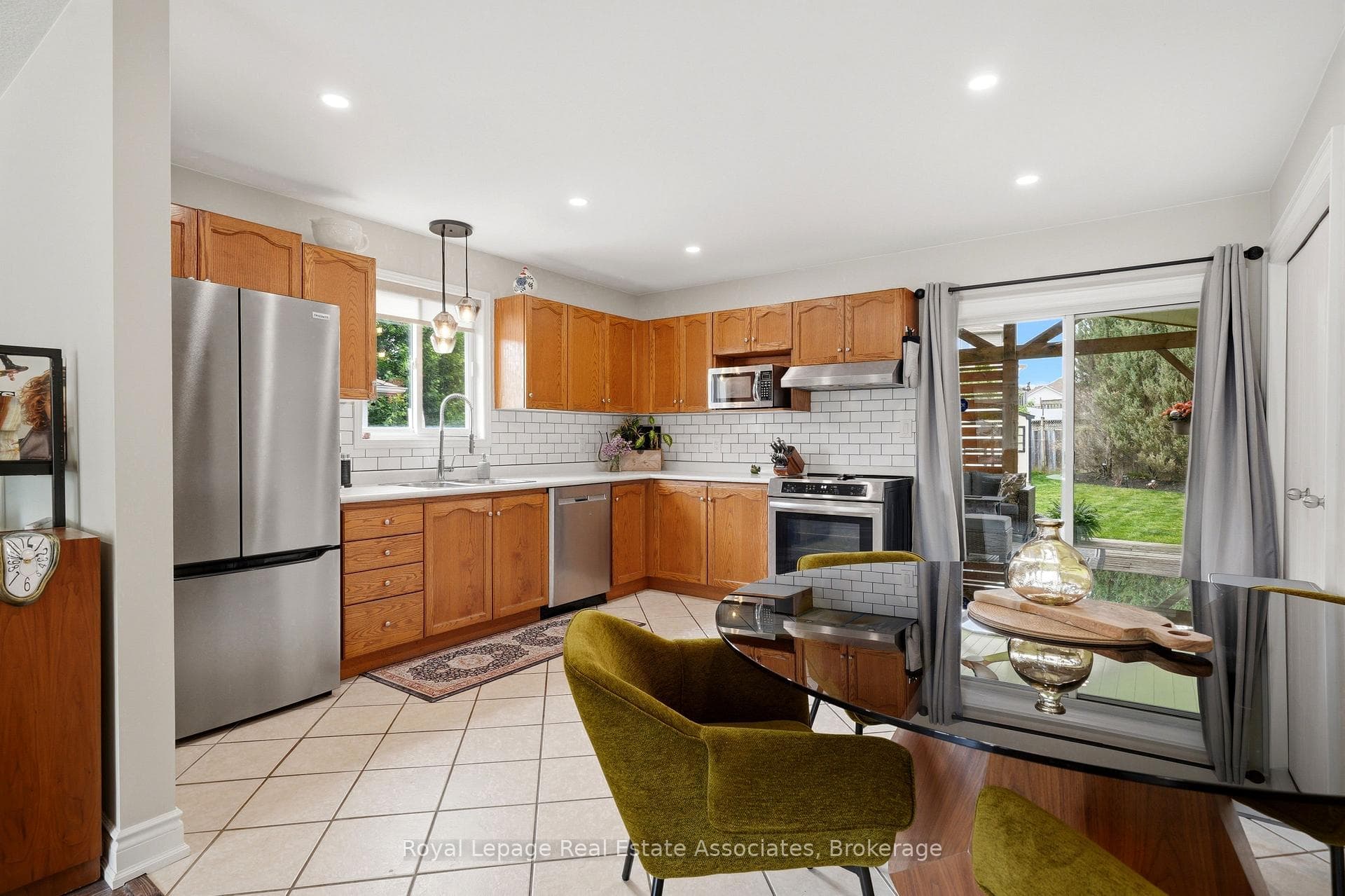 216 Fennel Street photo 9