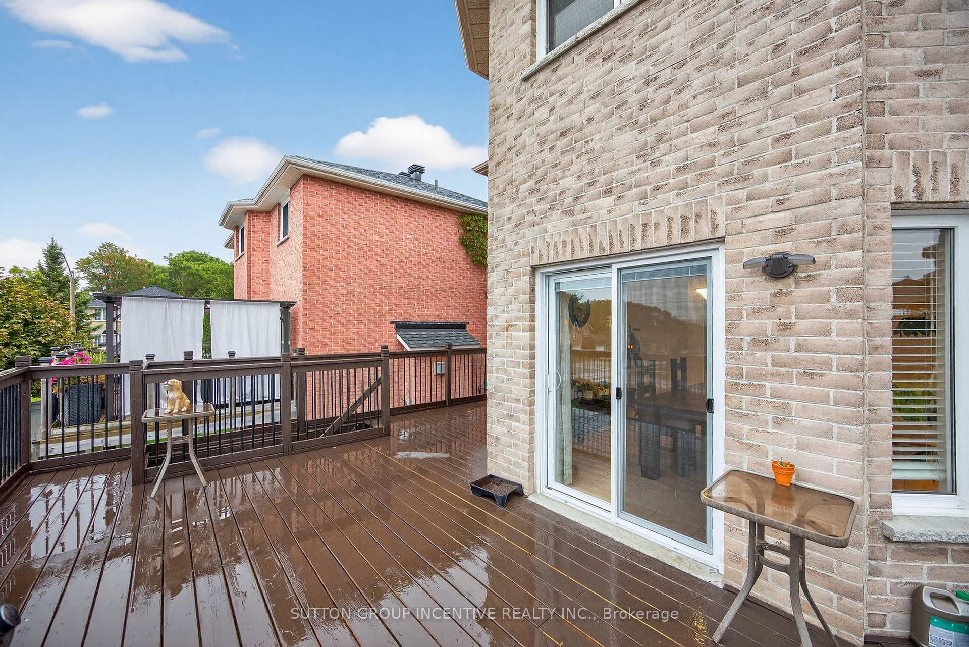 4 Dunnett Drive photo 3