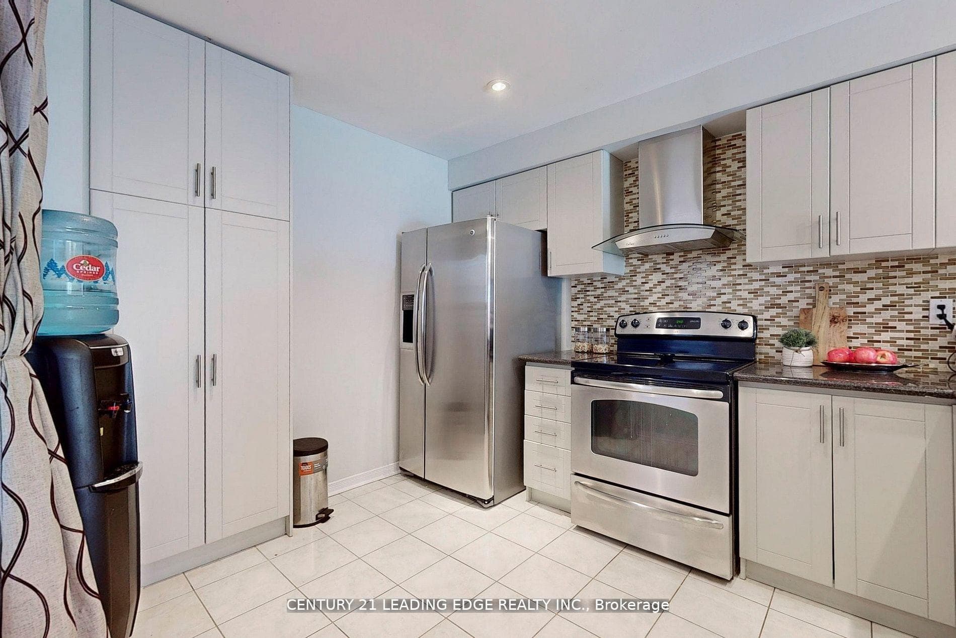 28 LADY BOWER Crescent photo 15