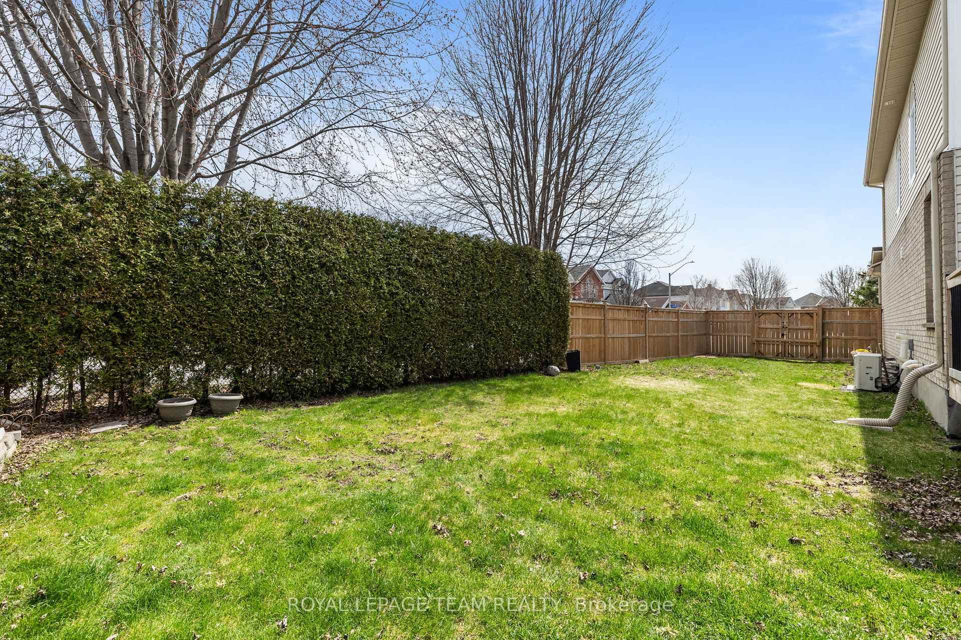 521 Stonechurch Way photo 32