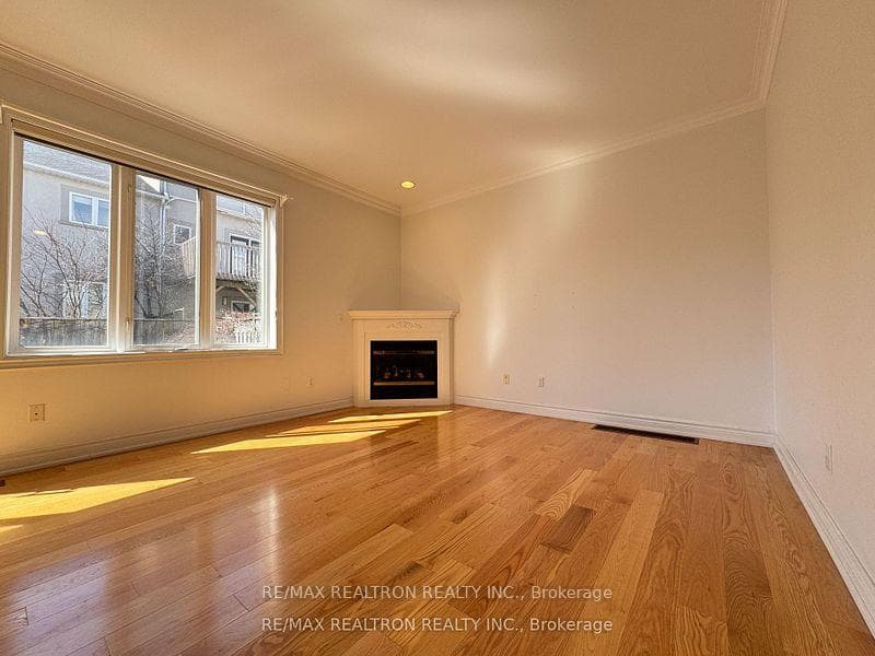 121 Barber Greene Road photo 4