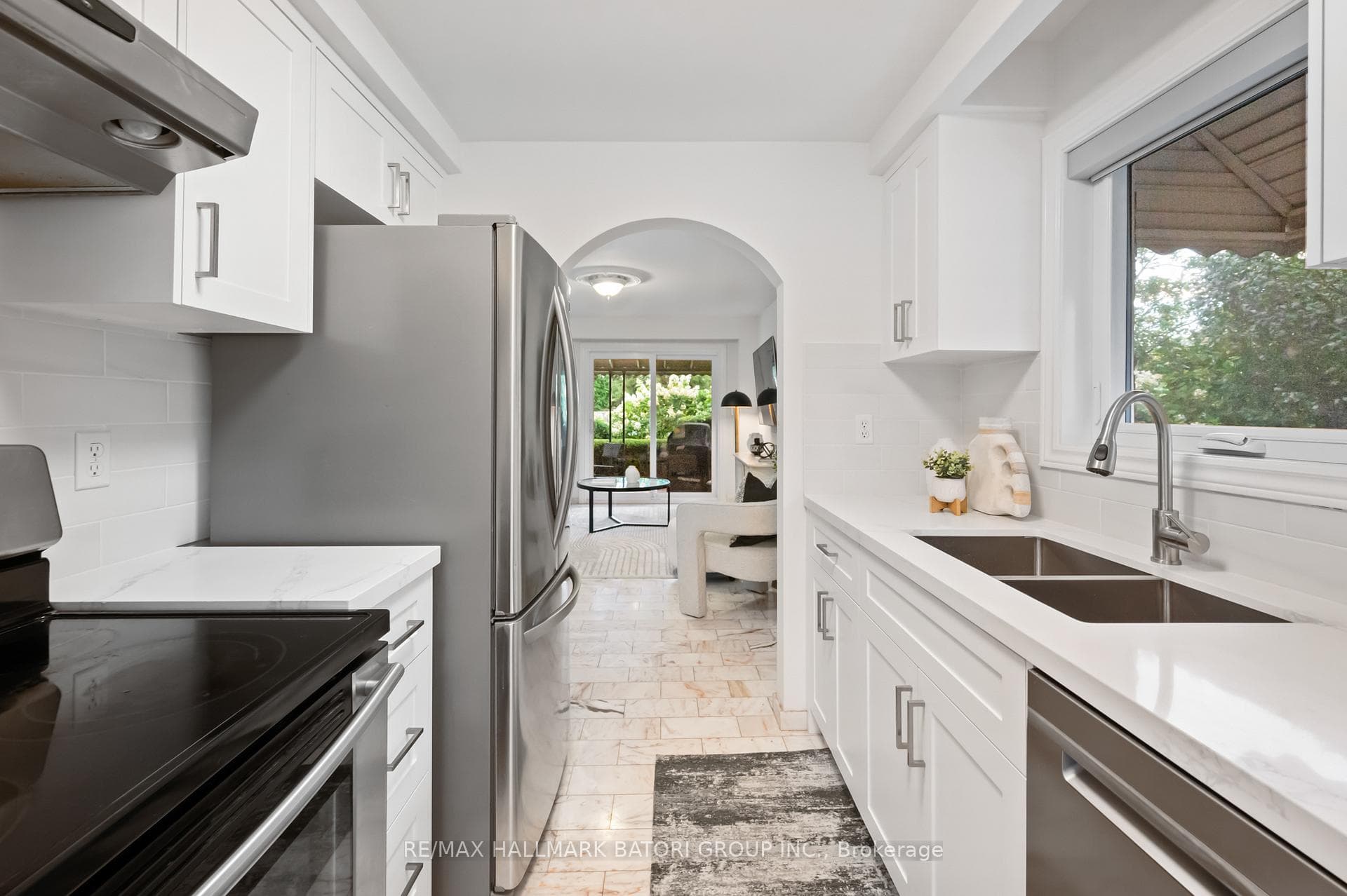 3601 Nadine Crescent photo 6