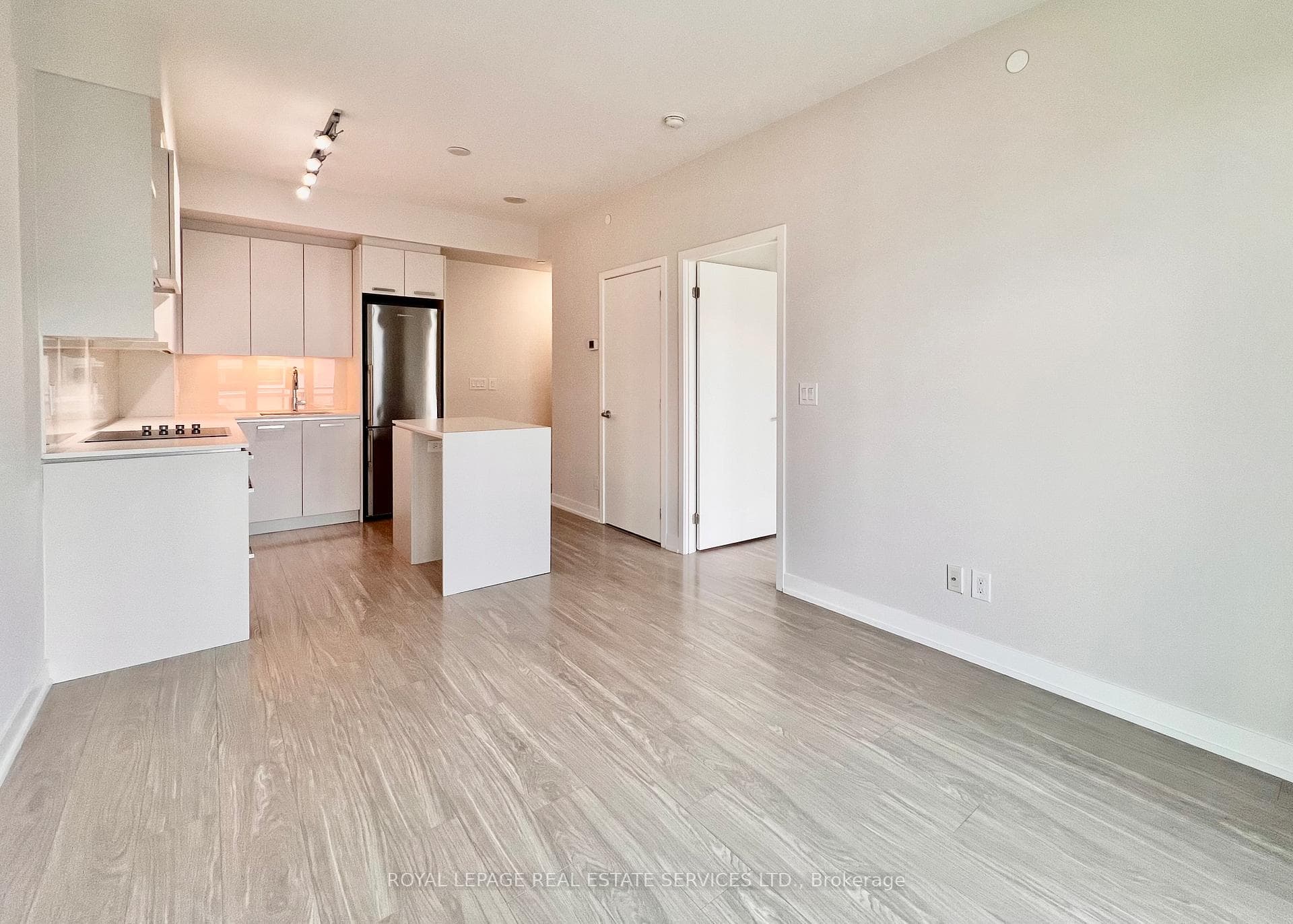 1830 Bloor Street Unit 1117 photo 5