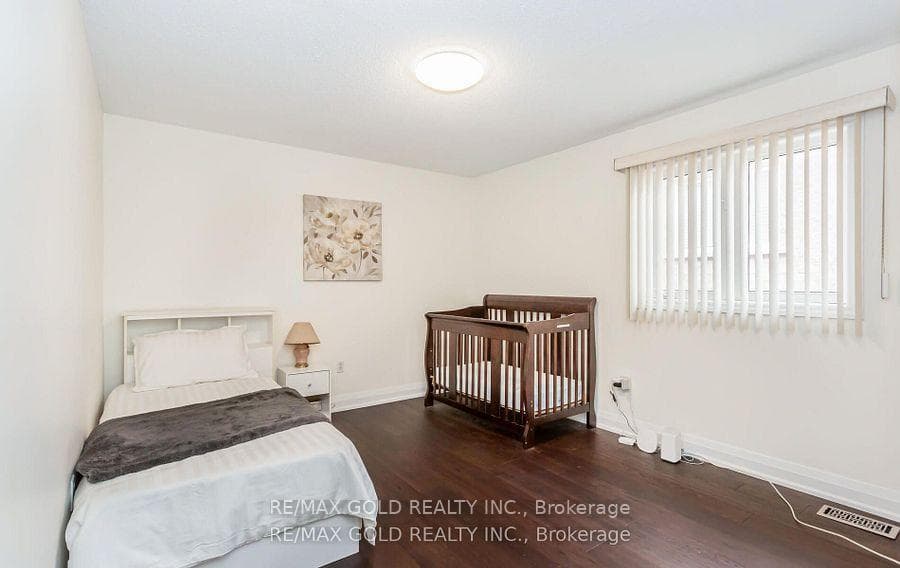 799 Envoy Drive photo 36