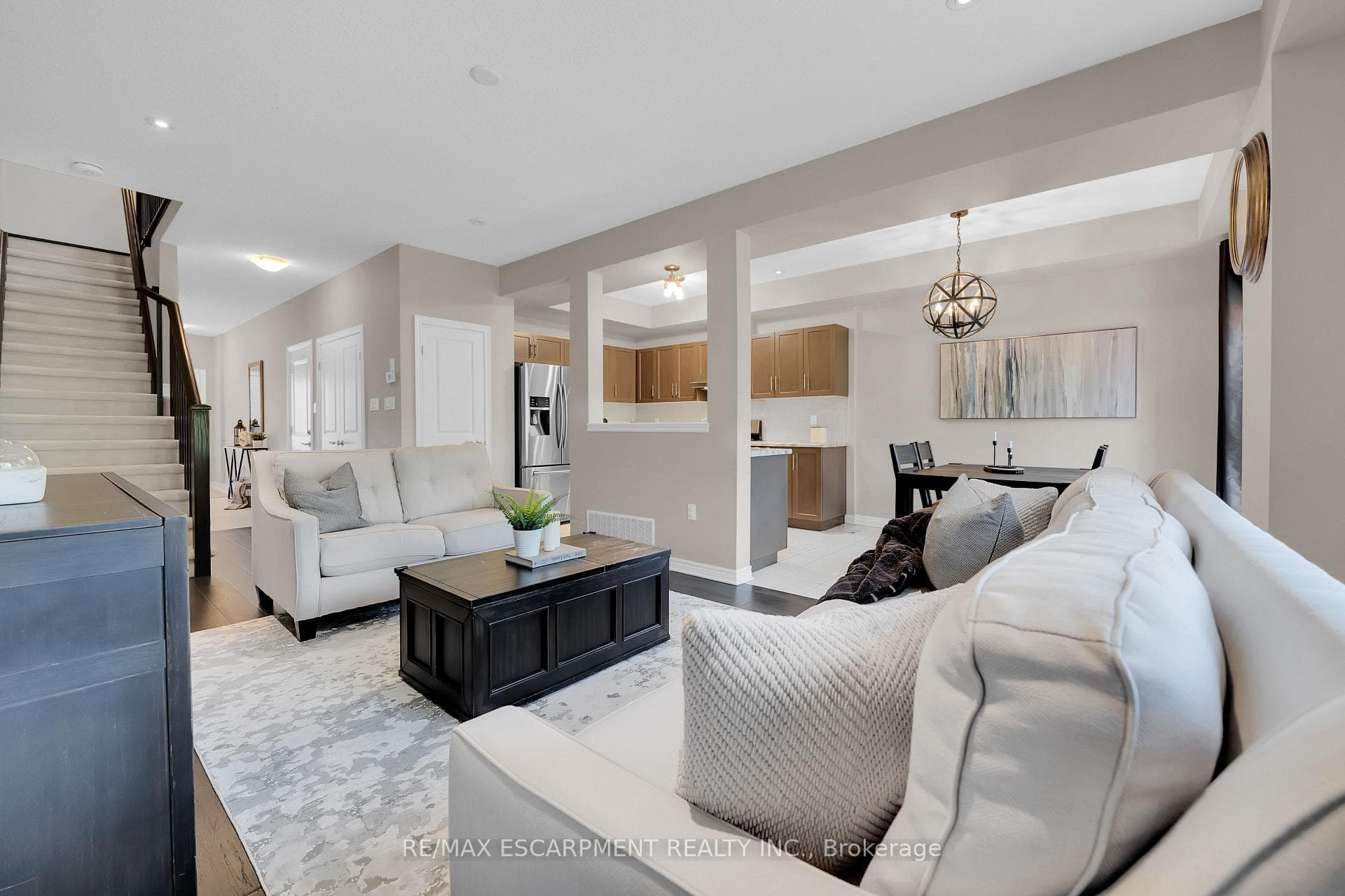 137 Kinsman Drive photo 10