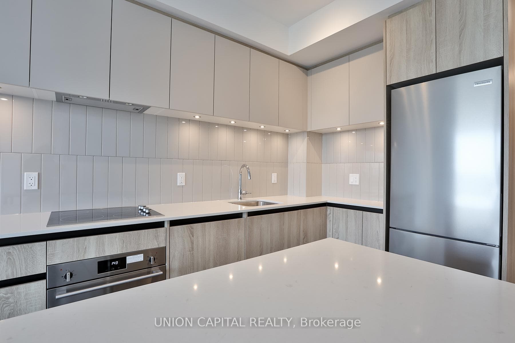 7950 Bathurst Street Unit 2407 photo 5