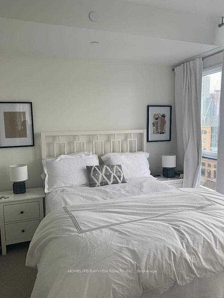 170 Avenue Road Unit 804 photo 5