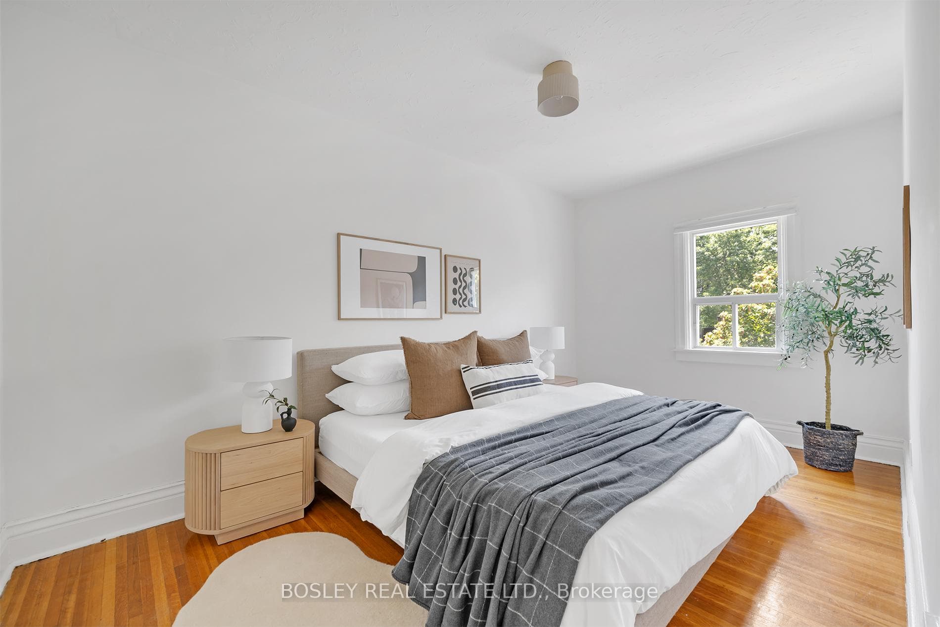 179 Sorauren Avenue photo 20