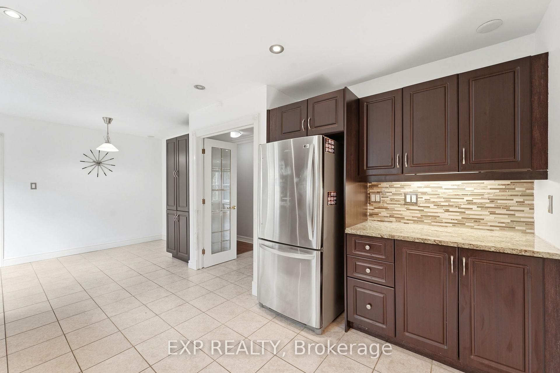 956 Gold Crescent photo 13