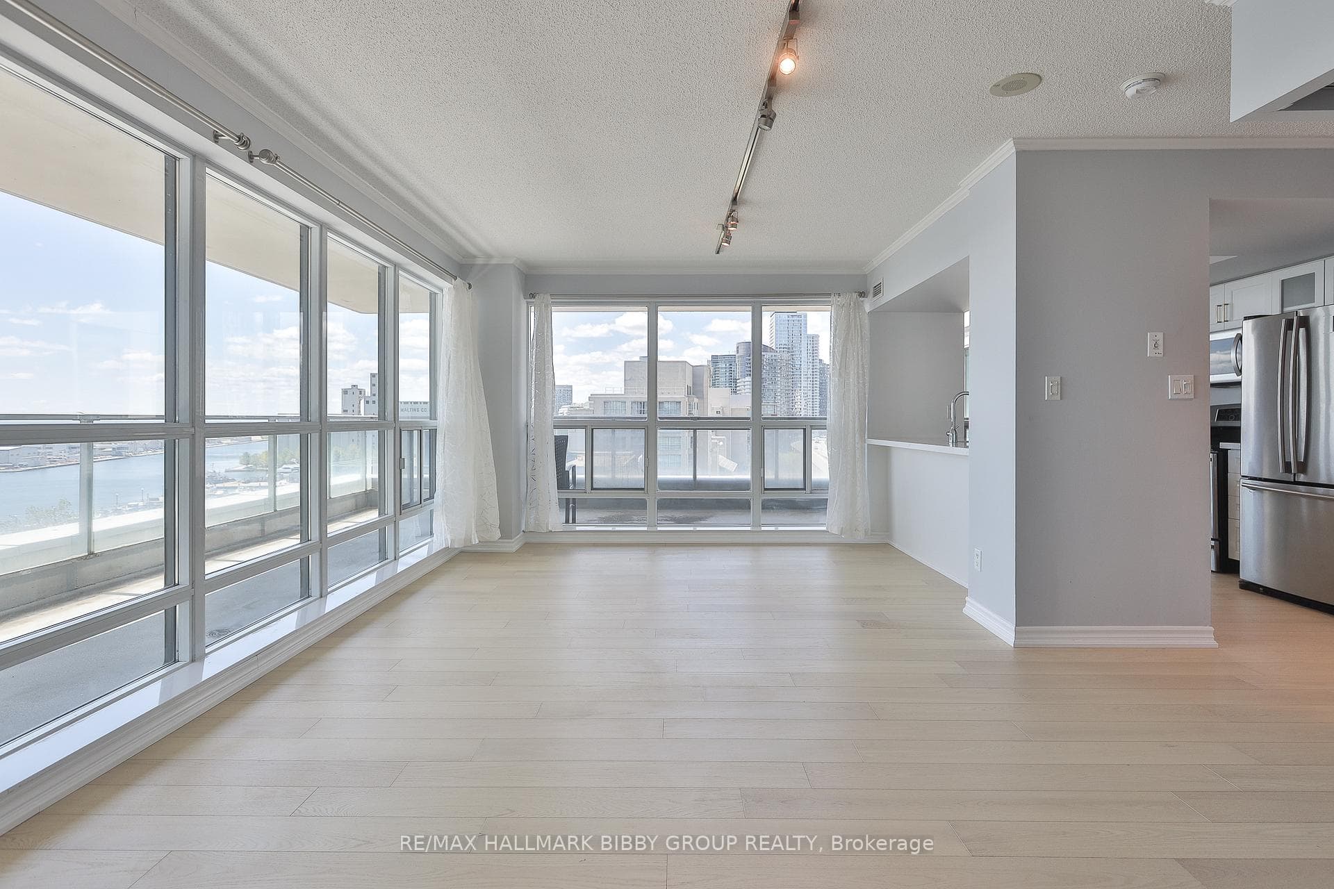 410 Queens Quay Unit 1103 photo 4