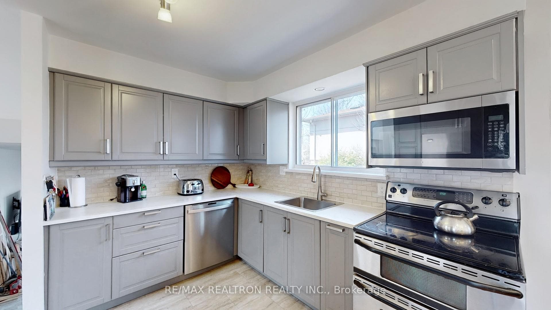 35 Palgrave Crescent photo 10
