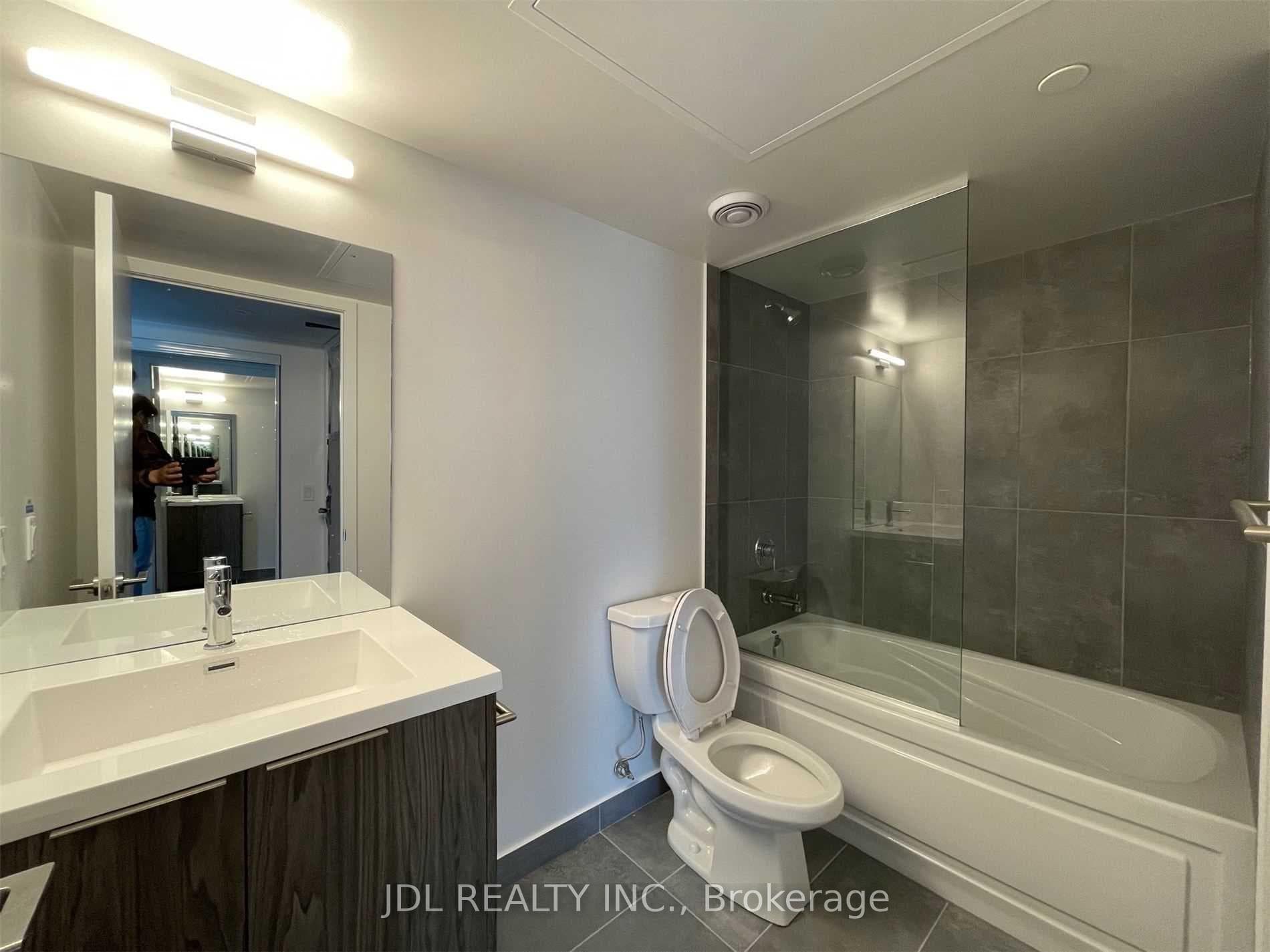 60 Shuter Street Unit 2209 photo 12