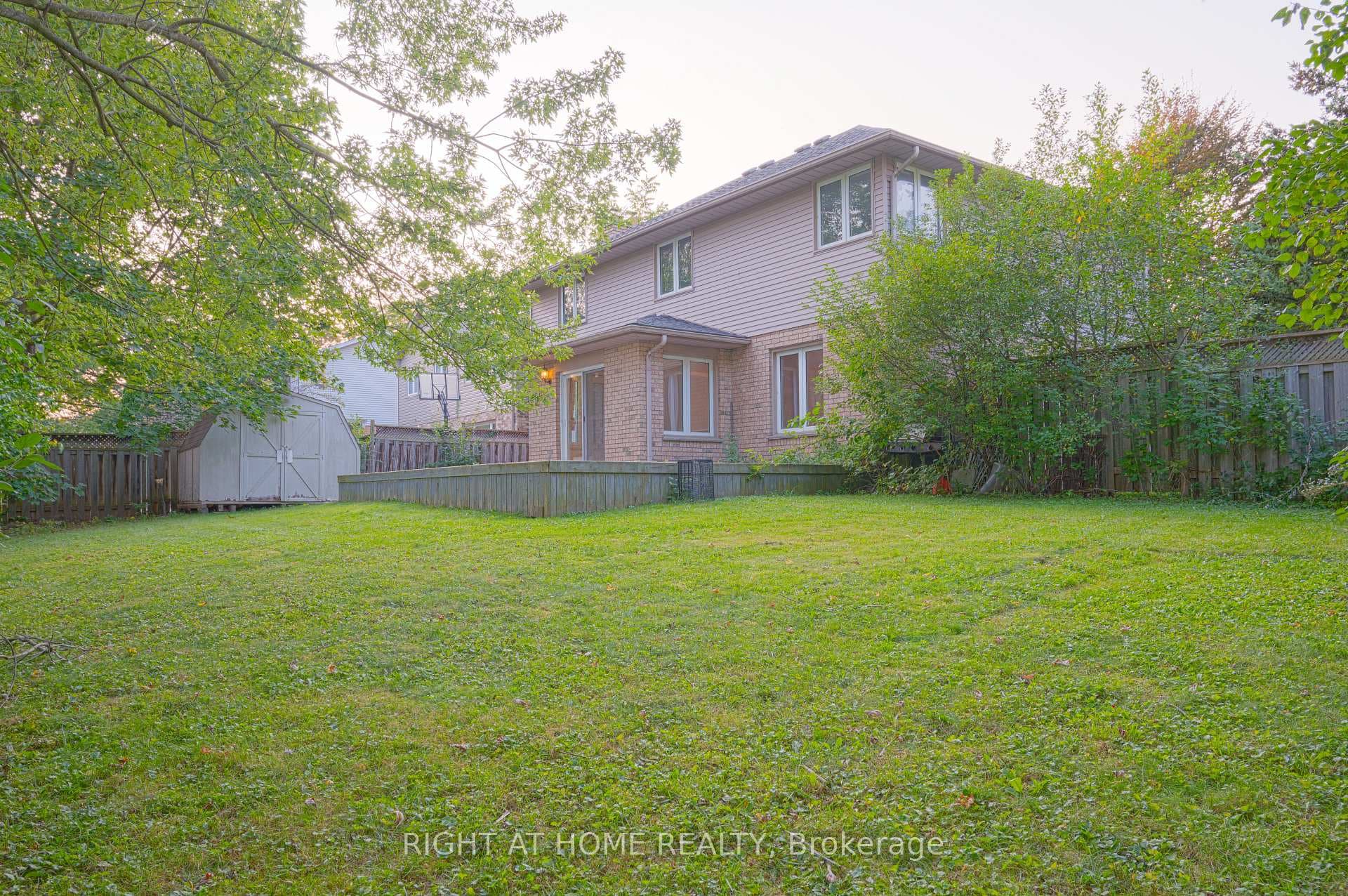 75 MASONVILLE Crescent photo 32