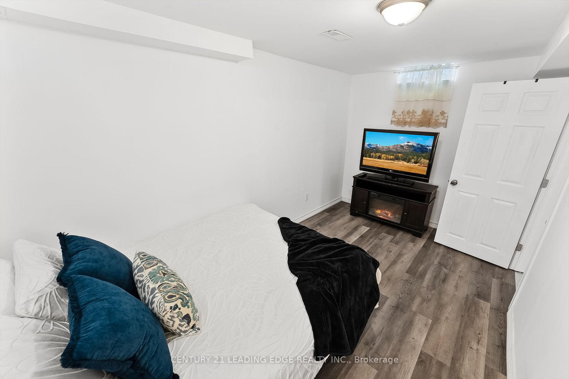 45 Rampart Crescent photo 33