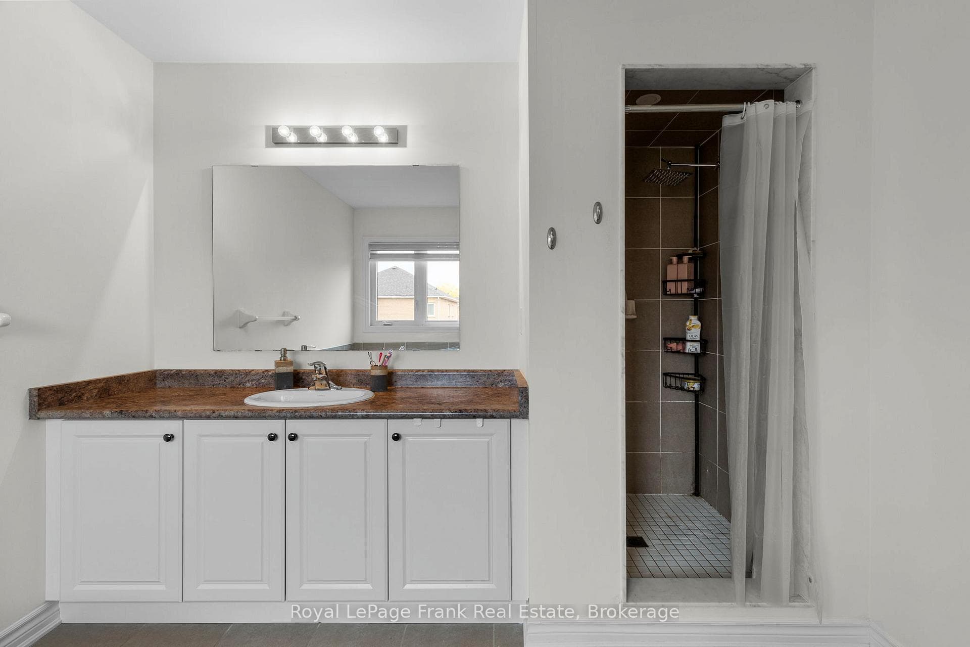 18 Stoddart Street photo 40