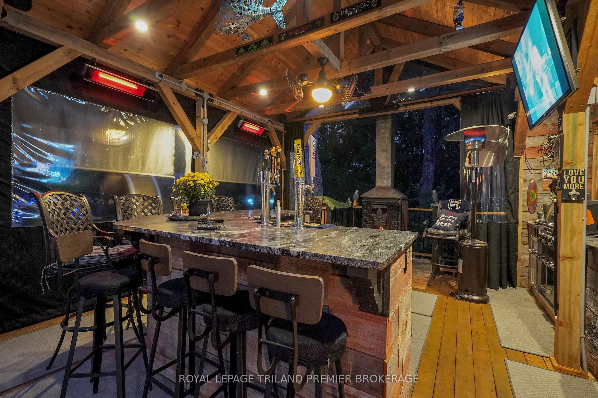 9941 Nipigon Street photo 50