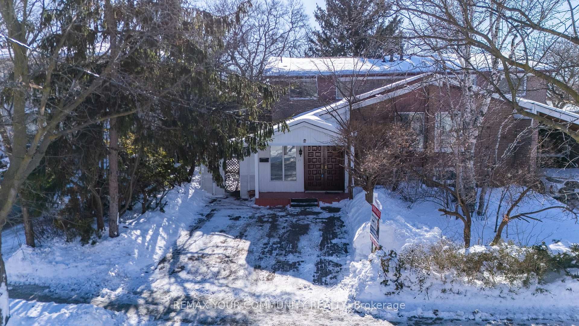 11 Greenwin Village Road photo 46