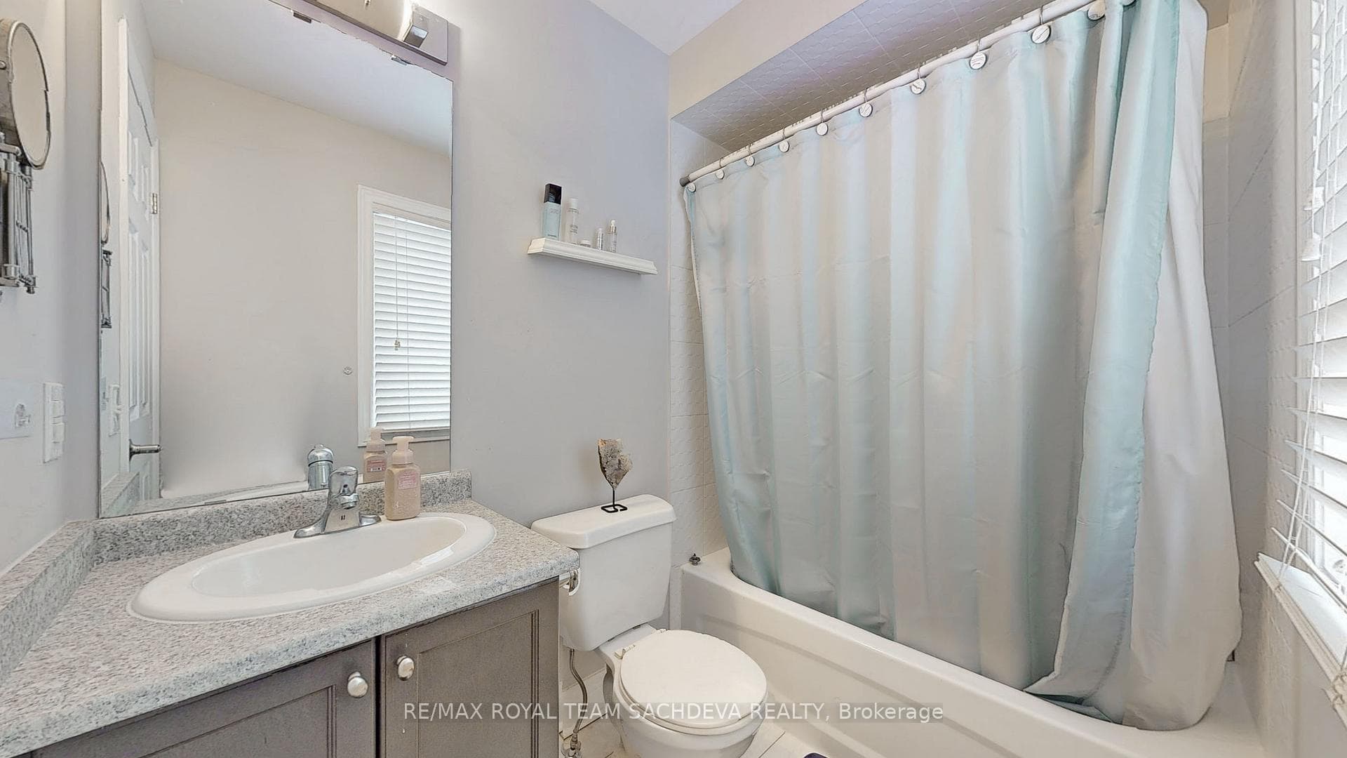 56 Dewell Crescent photo 27