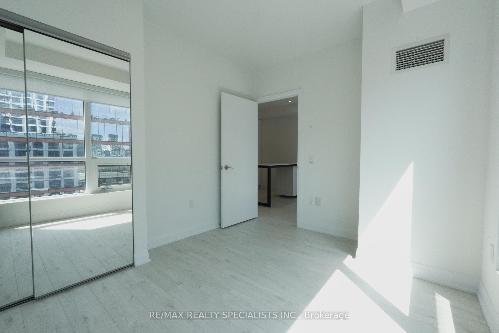 15 Richardson Street Unit 1019 photo 8