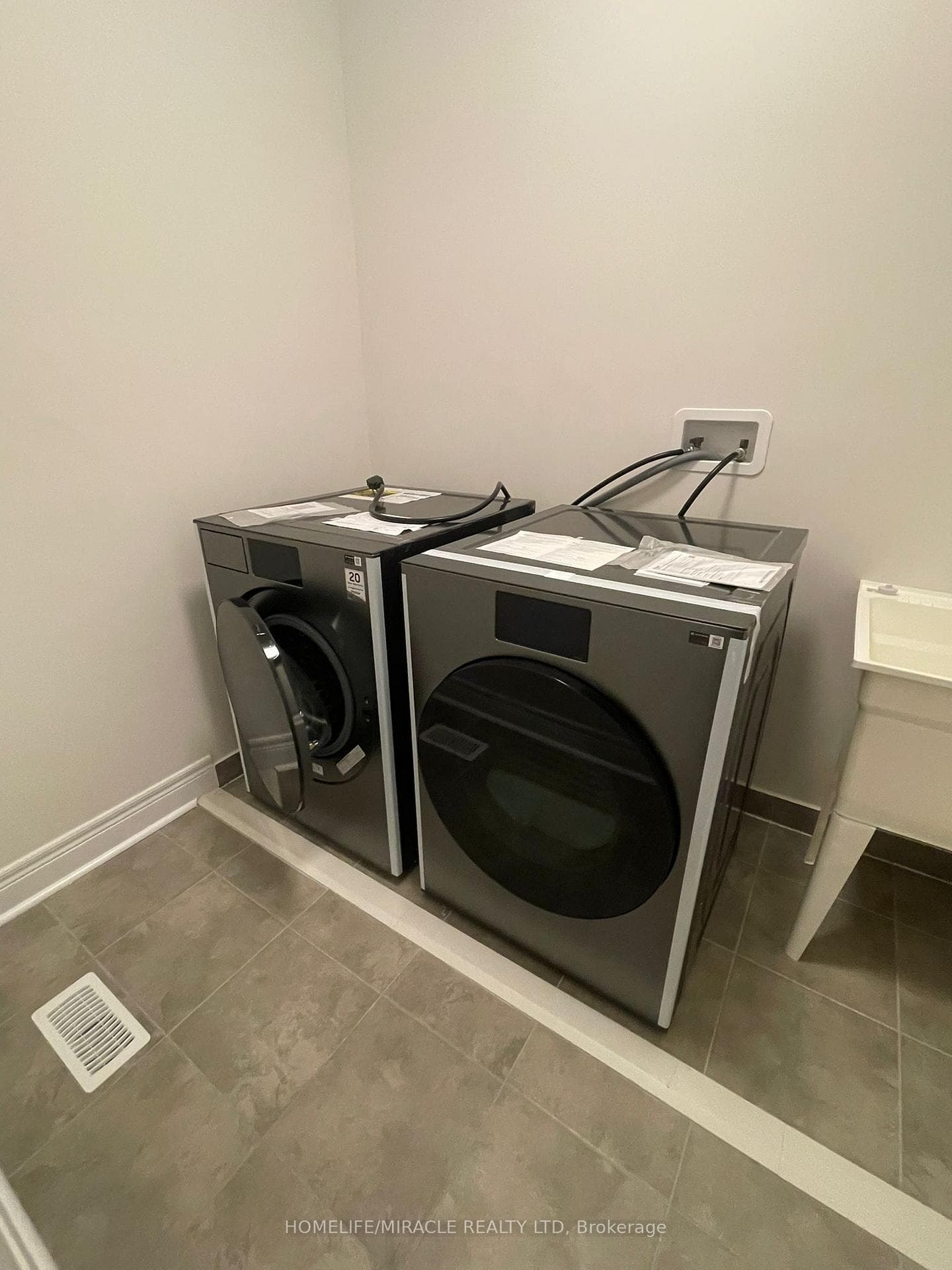 51 Goodview Drive photo 3