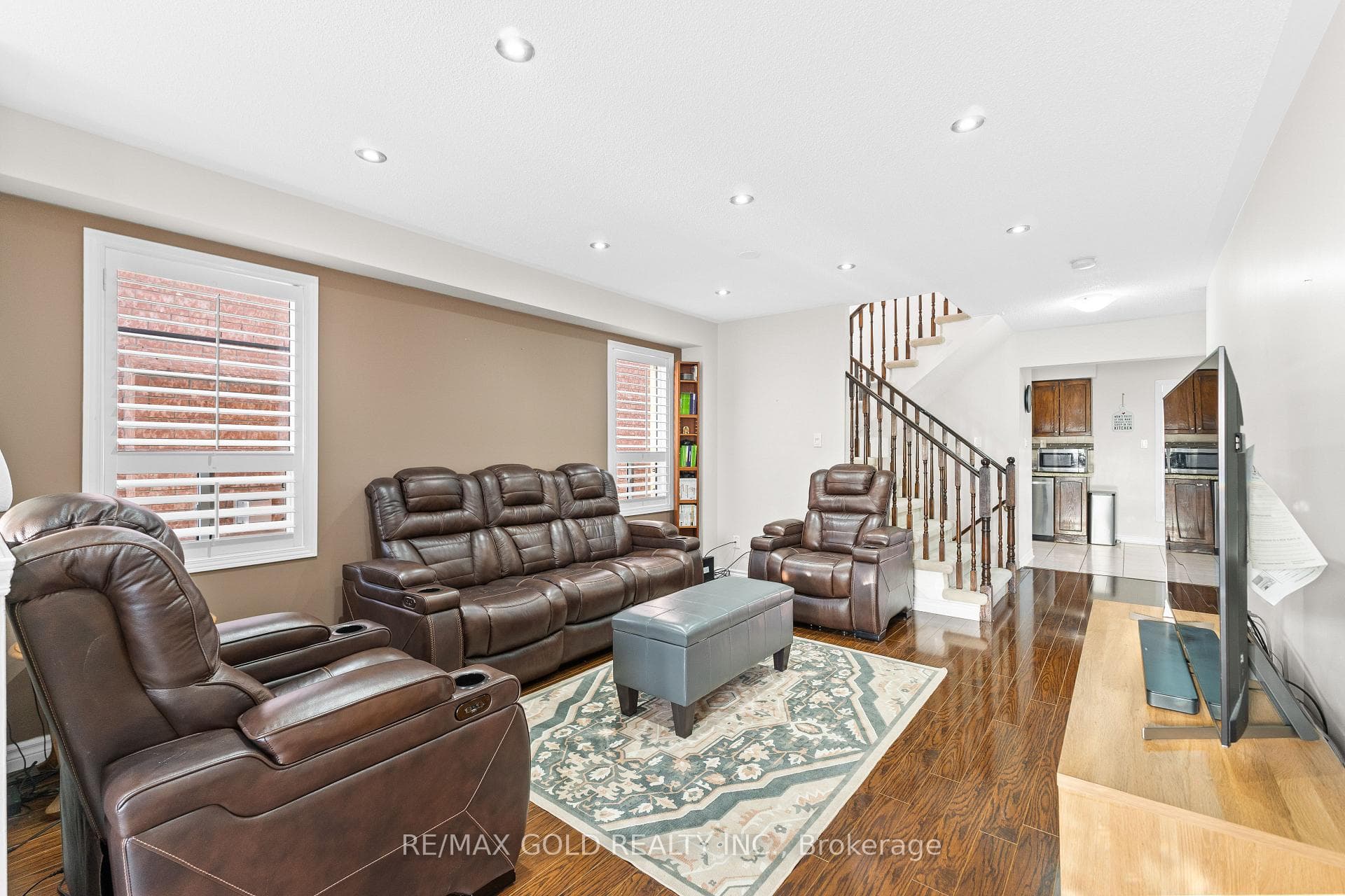 519 Delphine Drive photo 7
