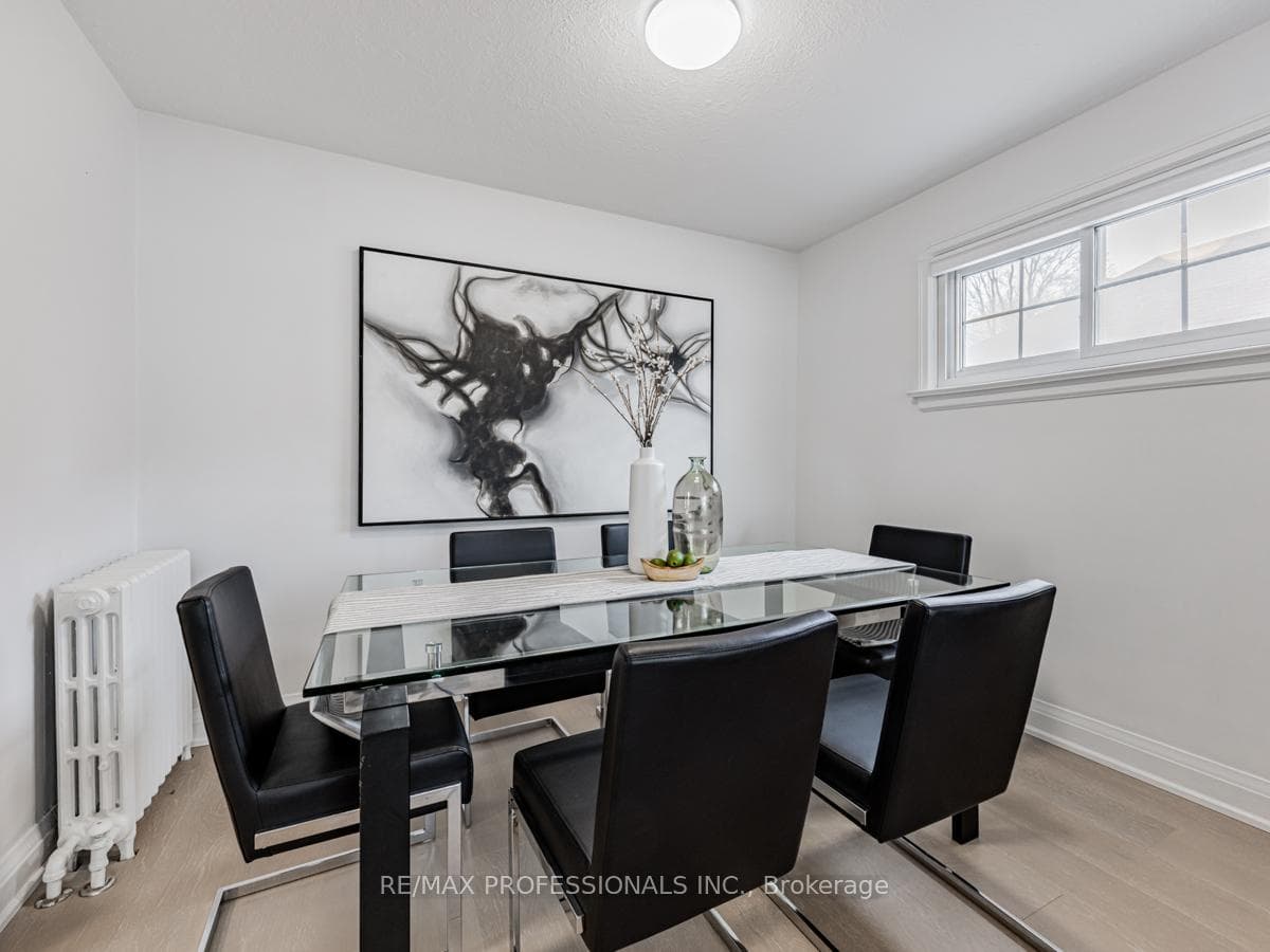 1061 Greenwood Avenue photo 8