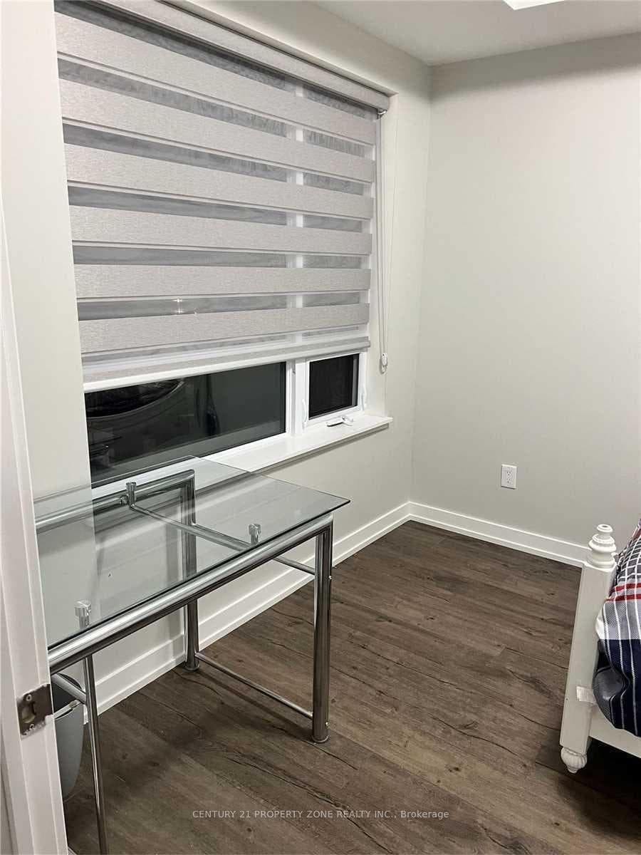 251 Northfield Drive Unit 417 photo 18