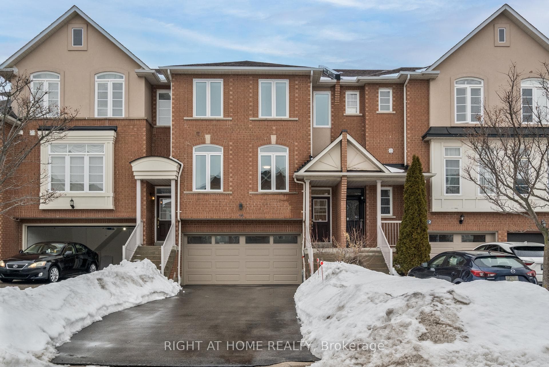 16 Honeywood Road photo 2