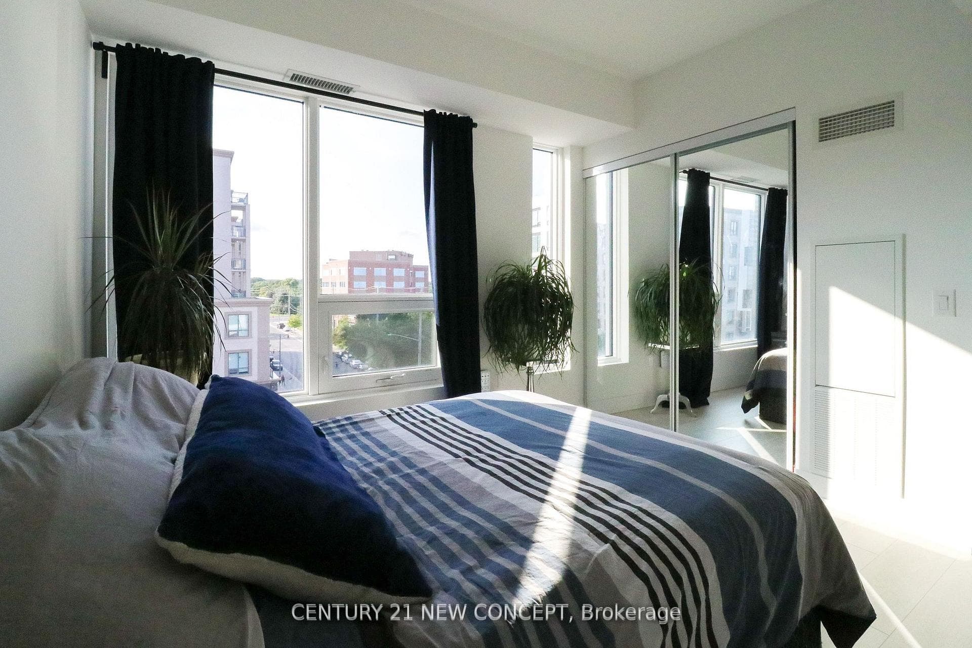 2450 Old Bronte Road Unit 505 photo 13