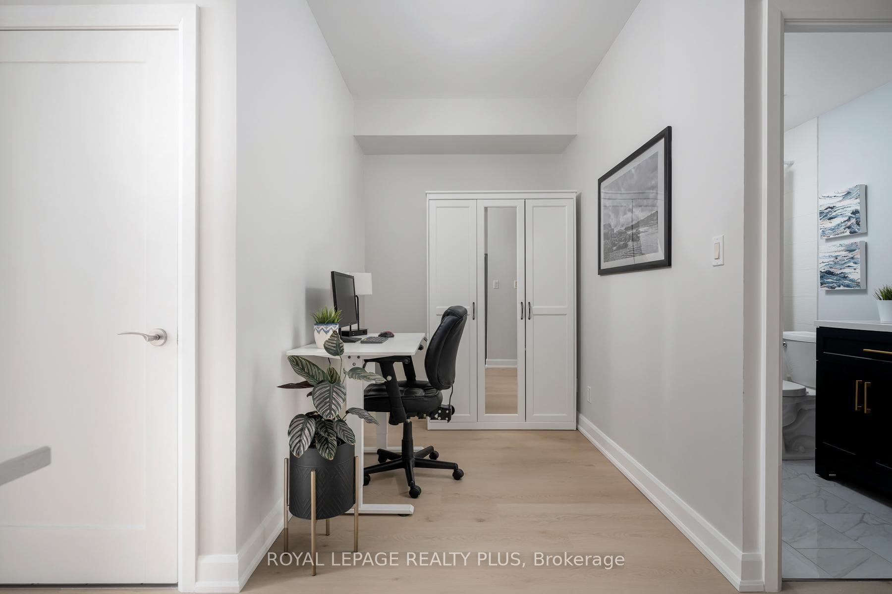 3391 Bloor Street Unit 907 photo 7