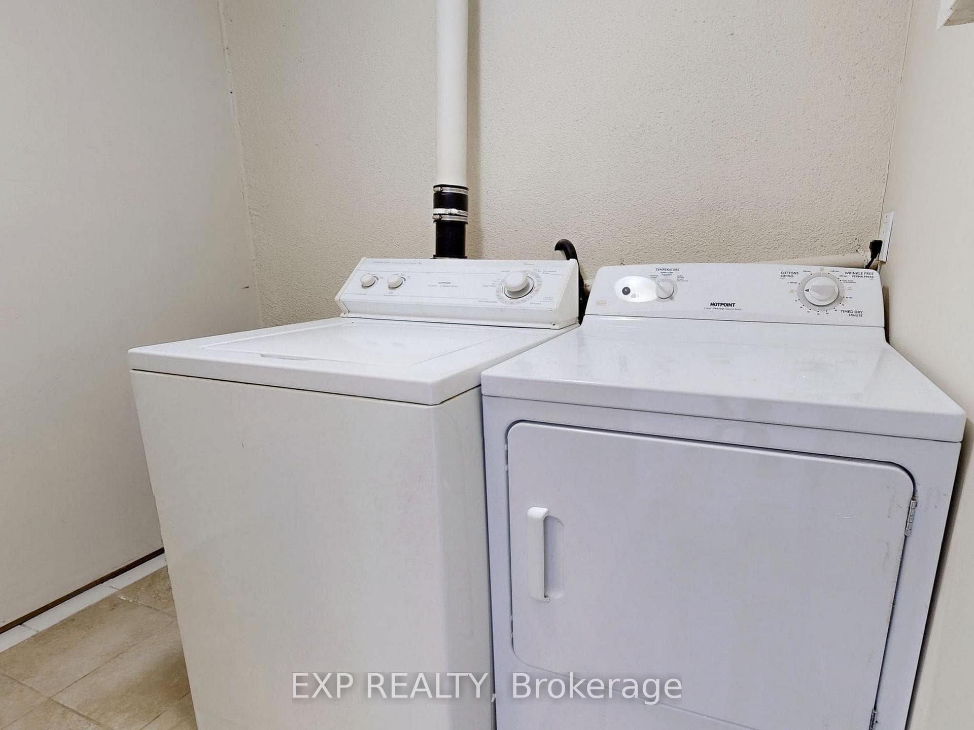 239 Avenue Road photo 32