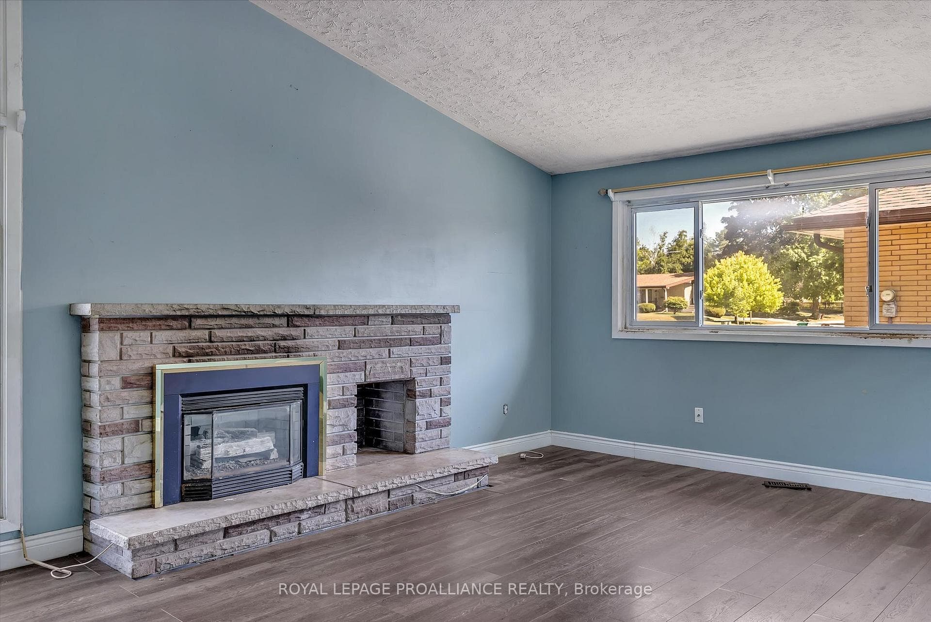 1182 MILBURN Street photo 5