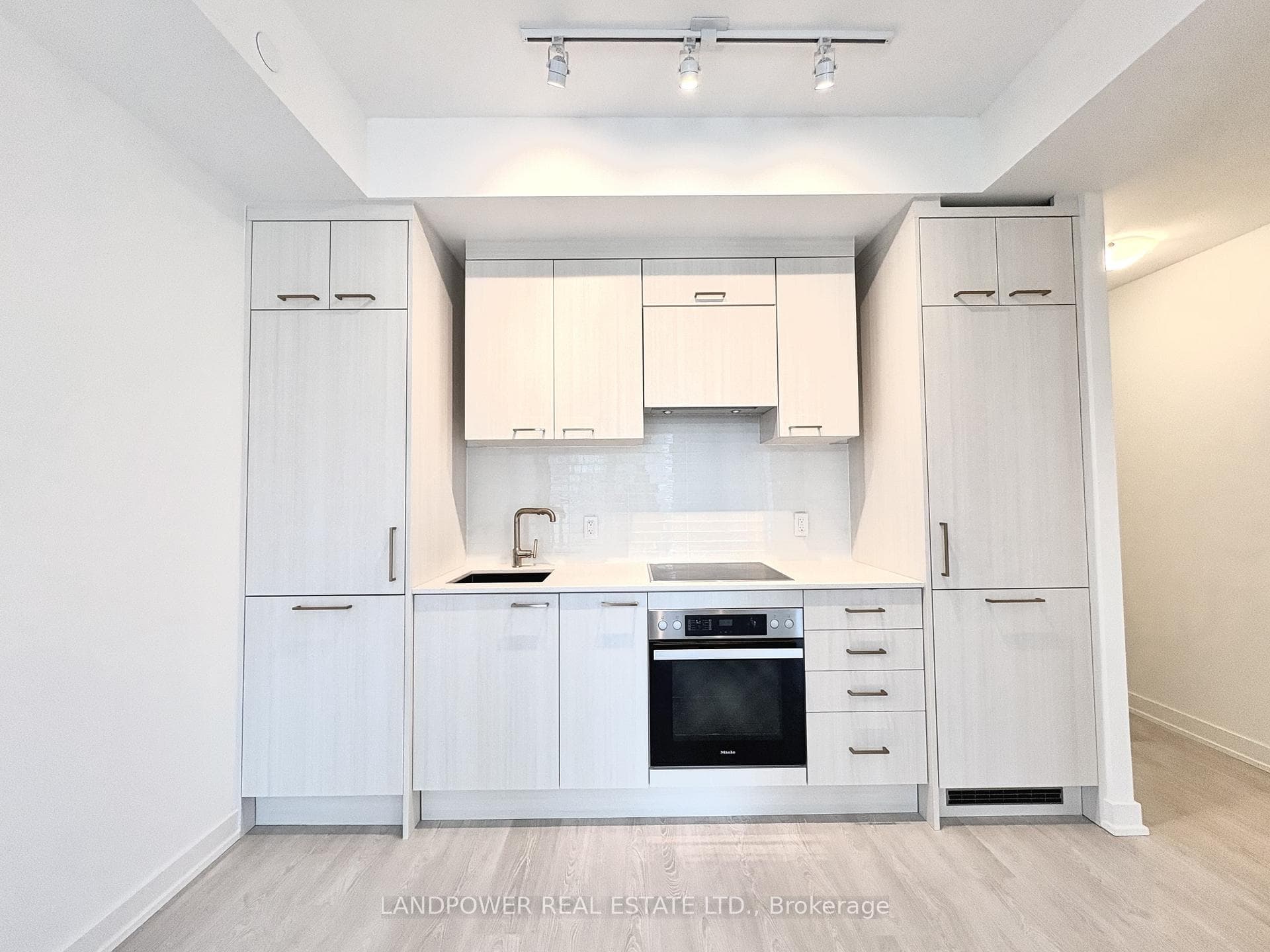 634 Church Street Unit 1606 photo 2
