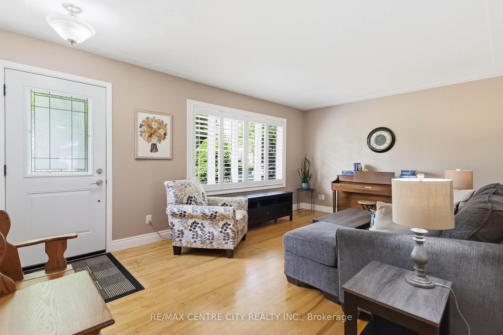 639 Dunboyne Crescent photo 5