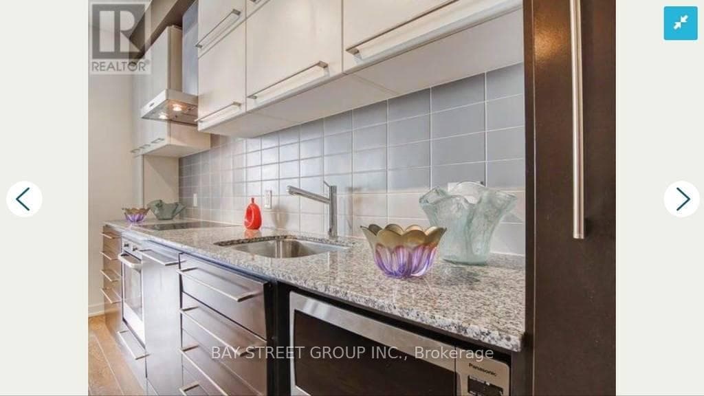 770 Bay Street Unit 1812 photo 5