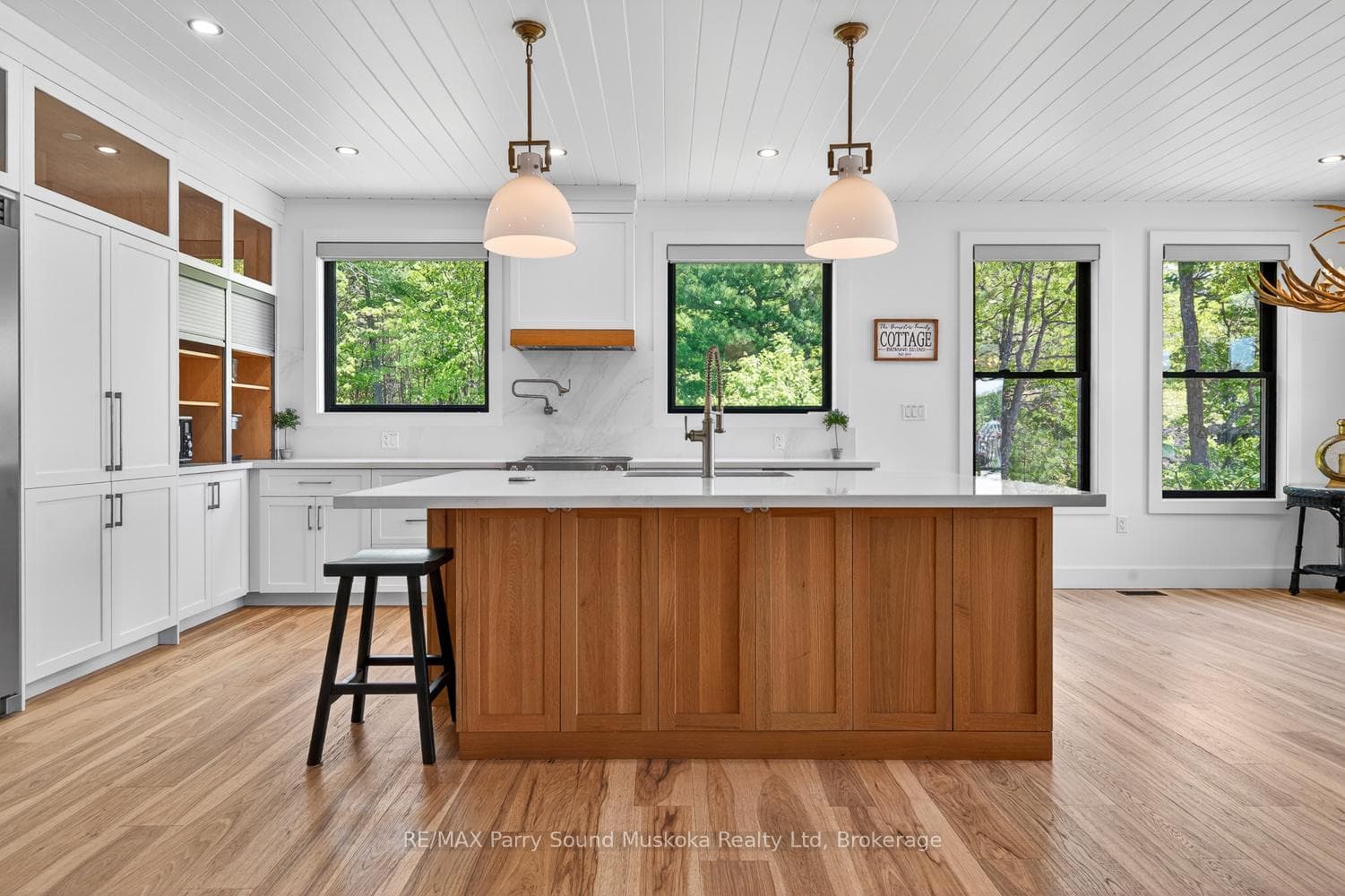 32 A11 Island photo 24