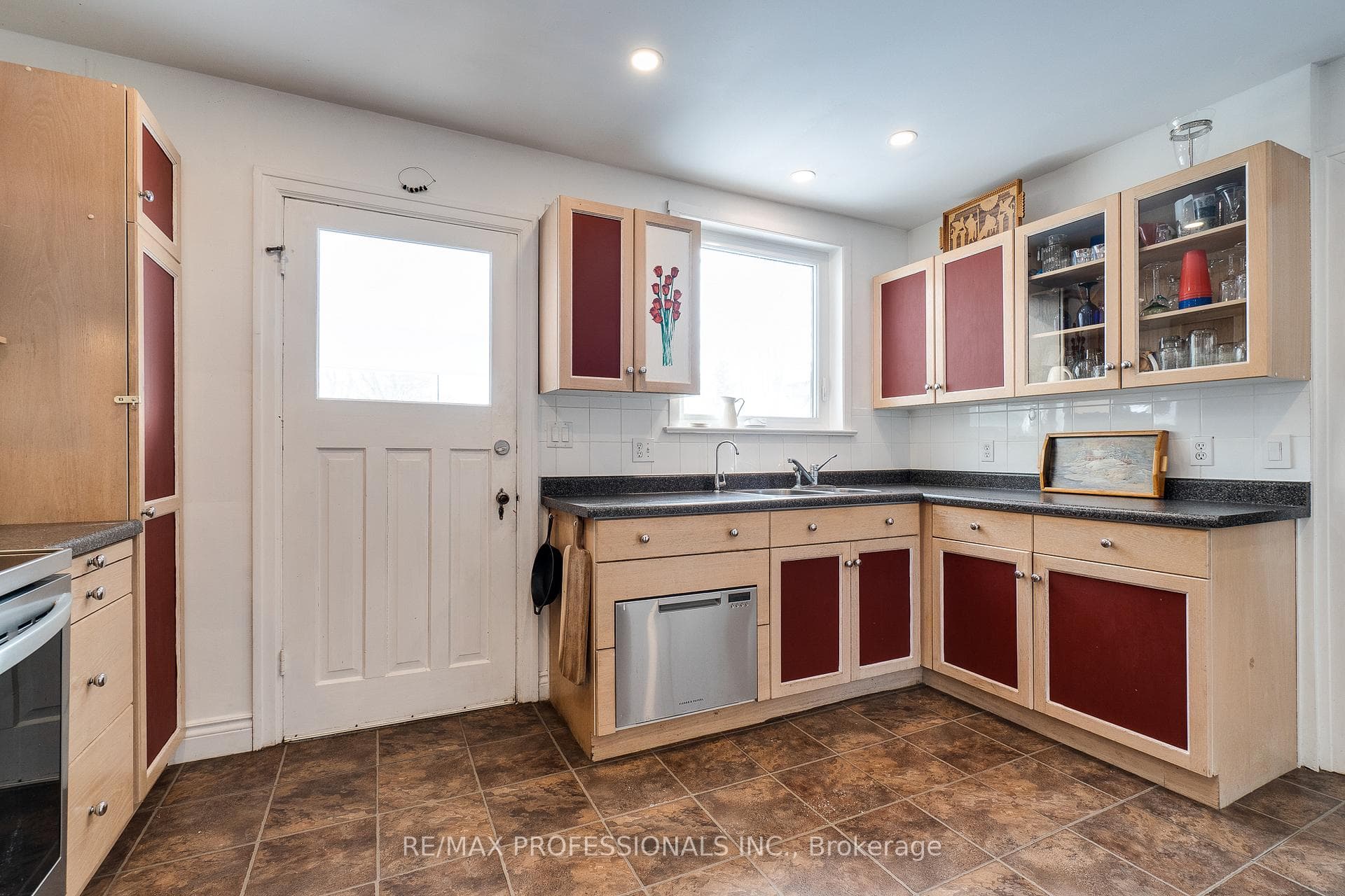 225 Bridgeport Road photo 21