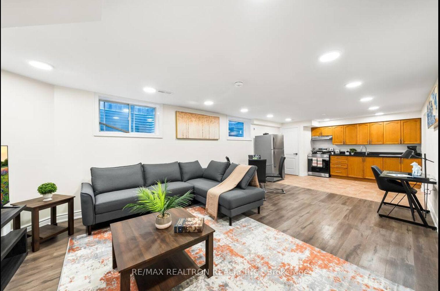 76 Larkin Drive photo 4