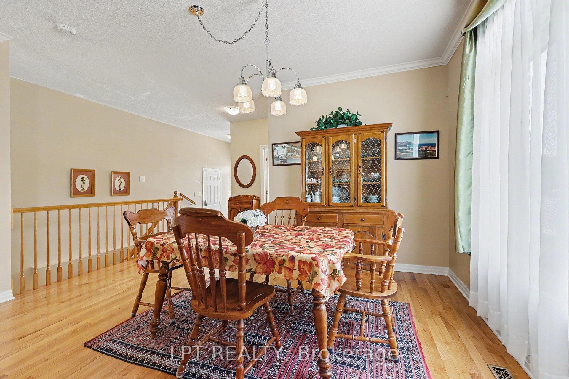 392 Bamburgh Way photo 7