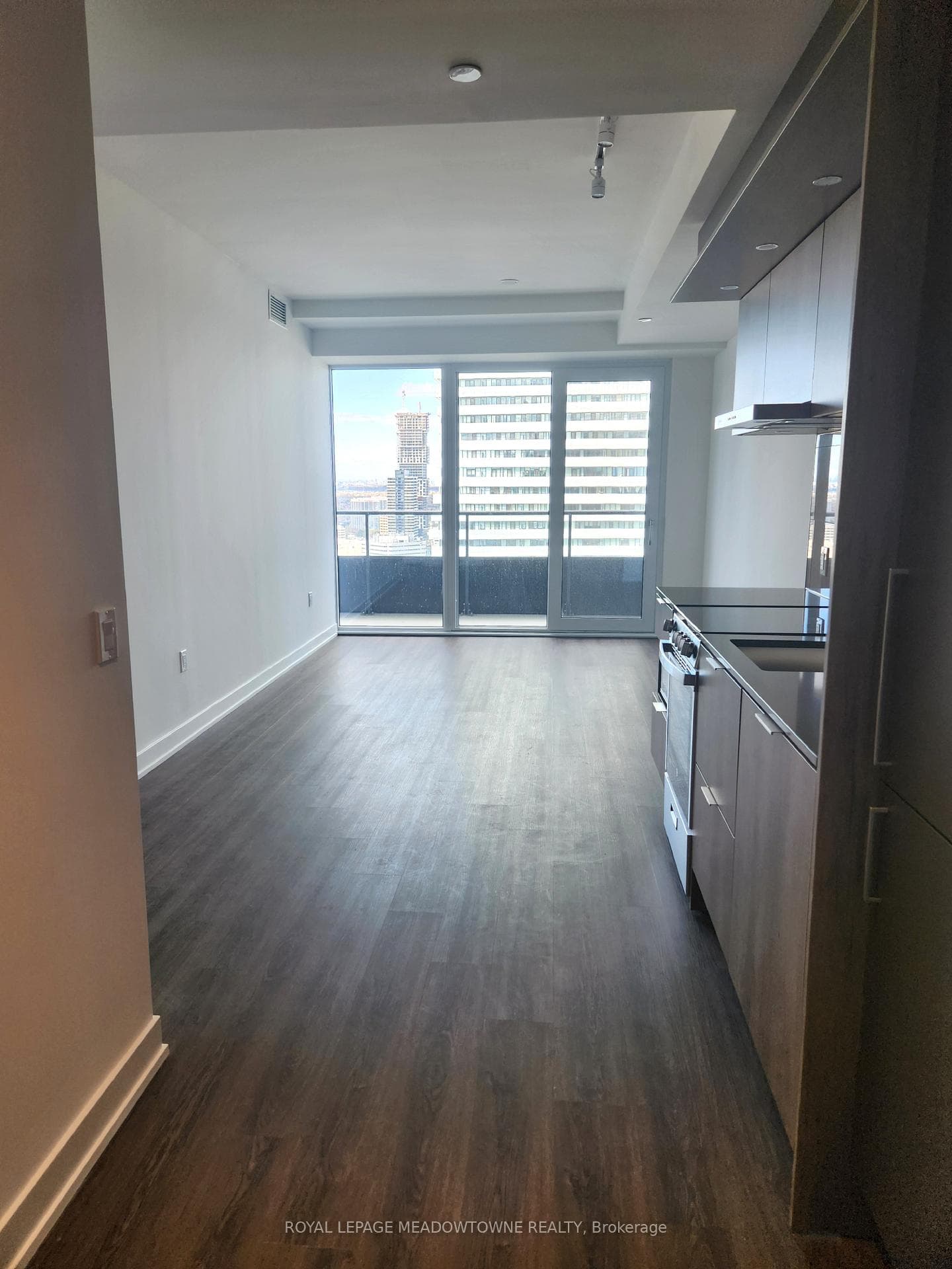 448 Burnhamthorpe Road Unit 3007 photo 6