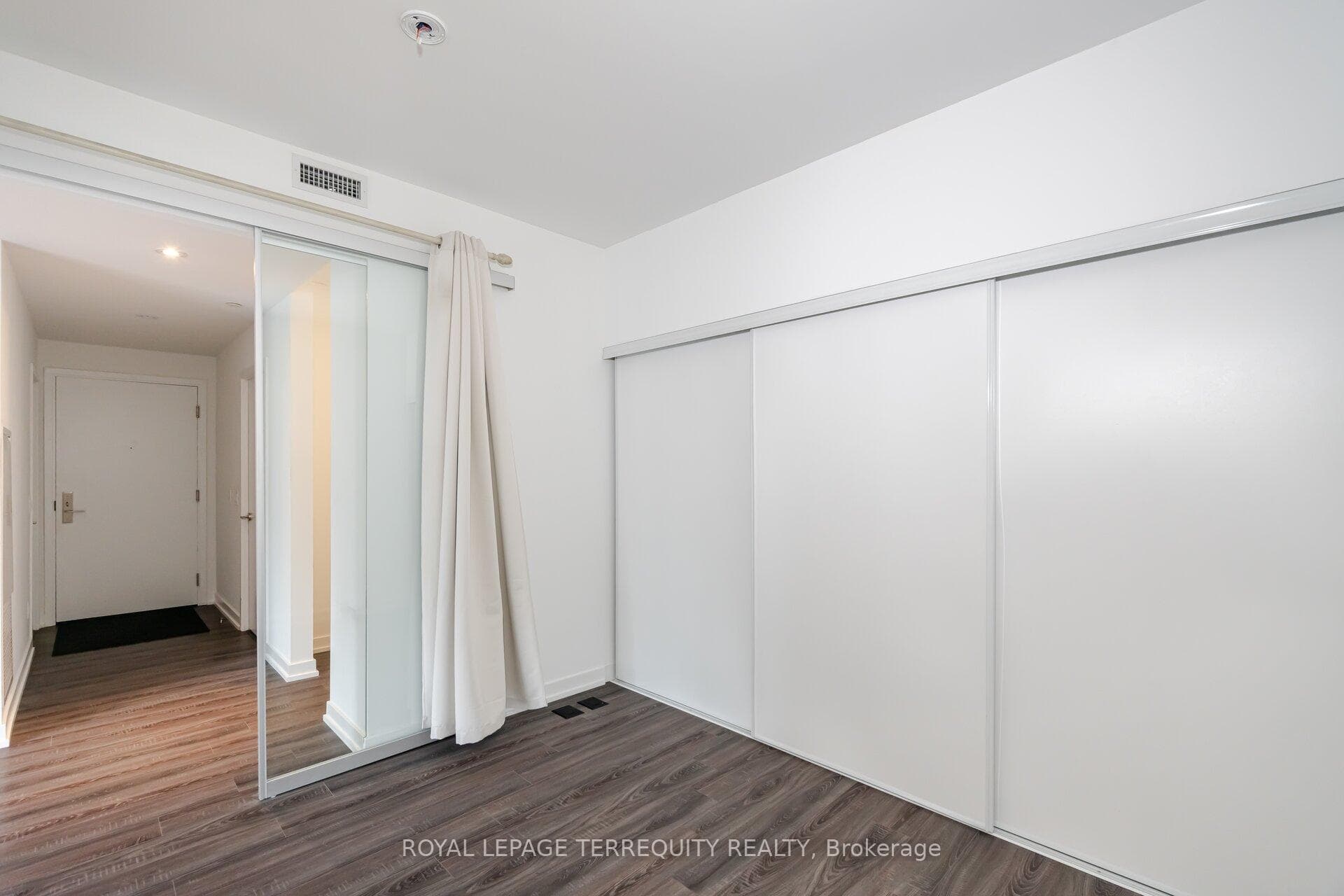 20 Edward Street Unit 518 photo 30