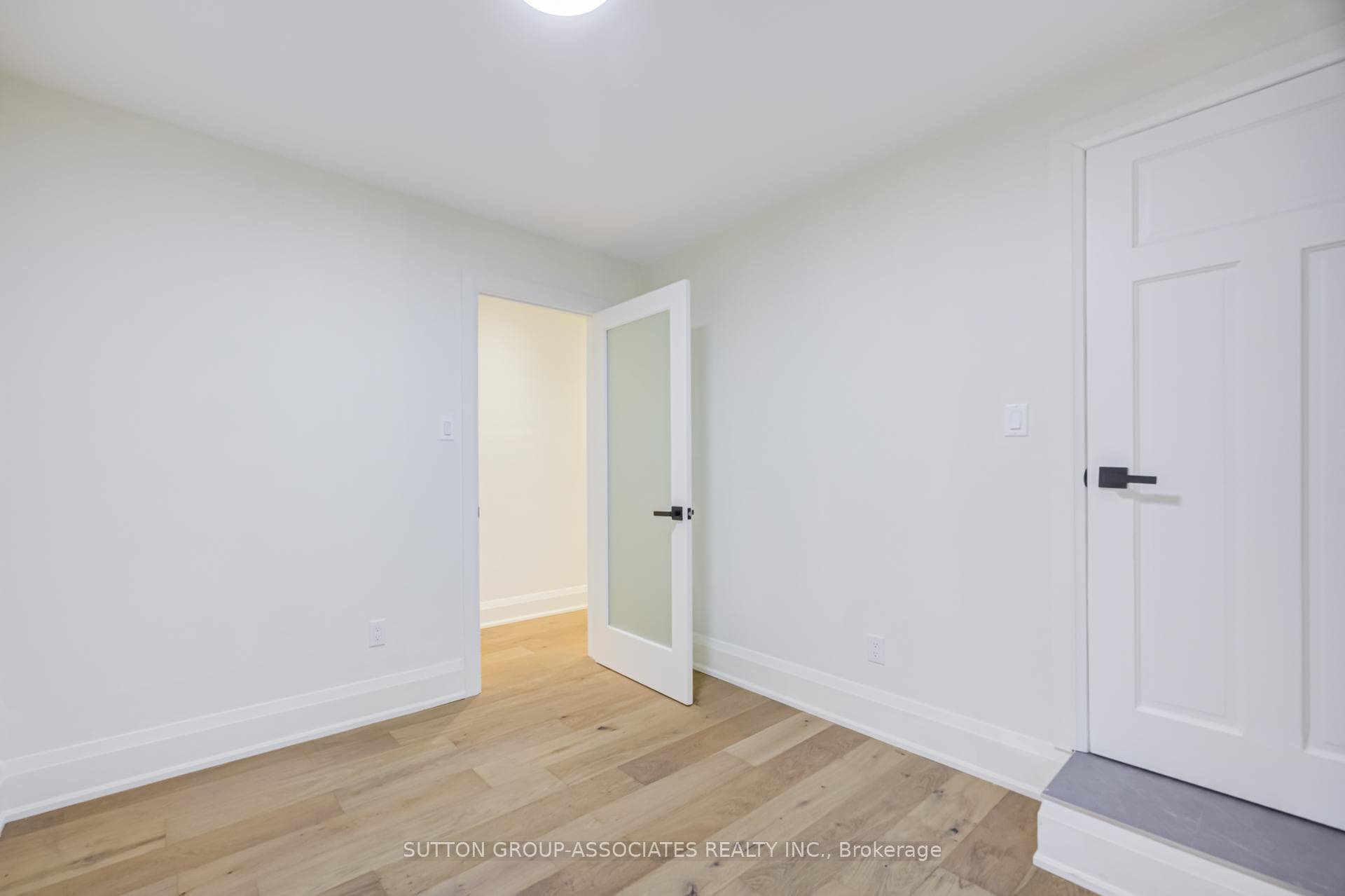 middle bedroom